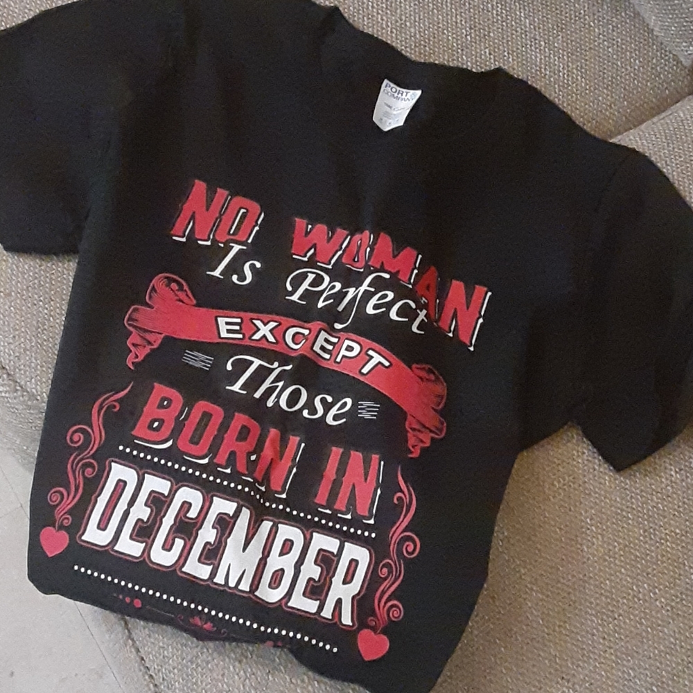 - December tee - Picture 4 of 4